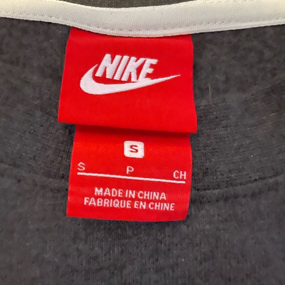 Grey nike tee shirt - Picture 3 of 3